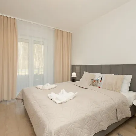 Plazowa Park With Garden By Renters 아파트
